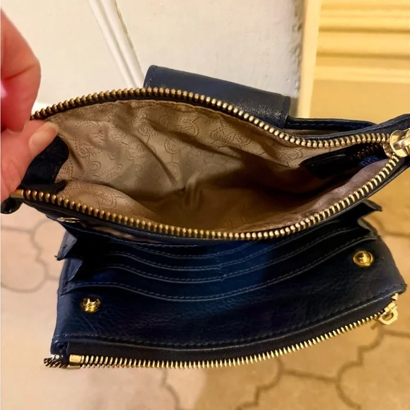 Michael Kors navy blue leather crossbody bag - Picture 8 of 11